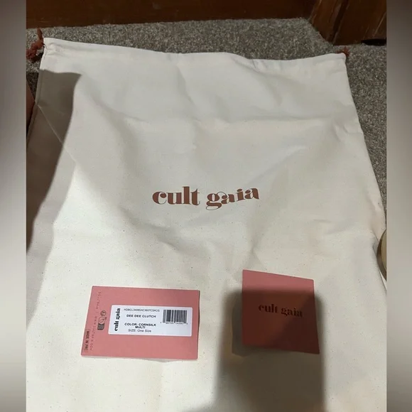 Cult Gaia Dee Dee Clutch - Picture 13 of 13